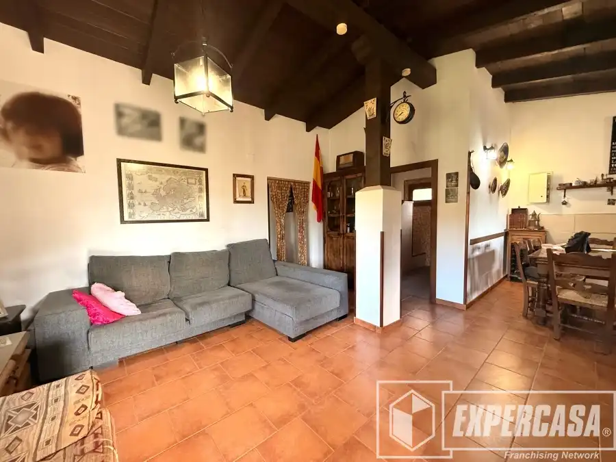 Sala d'estar de Casa o xalet en venda en Pedralba amb Calefacció i Terrassa