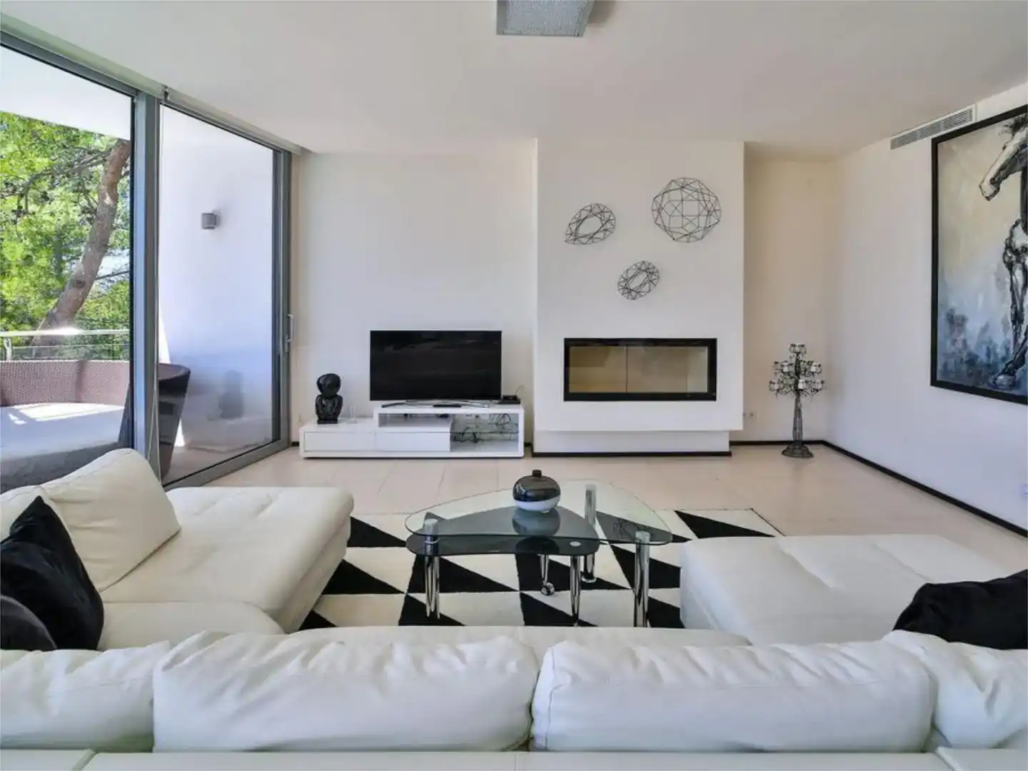 Sala d'estar de Casa o xalet de lloguer en Marbella amb Aire condicionat, Piscina i Balcó