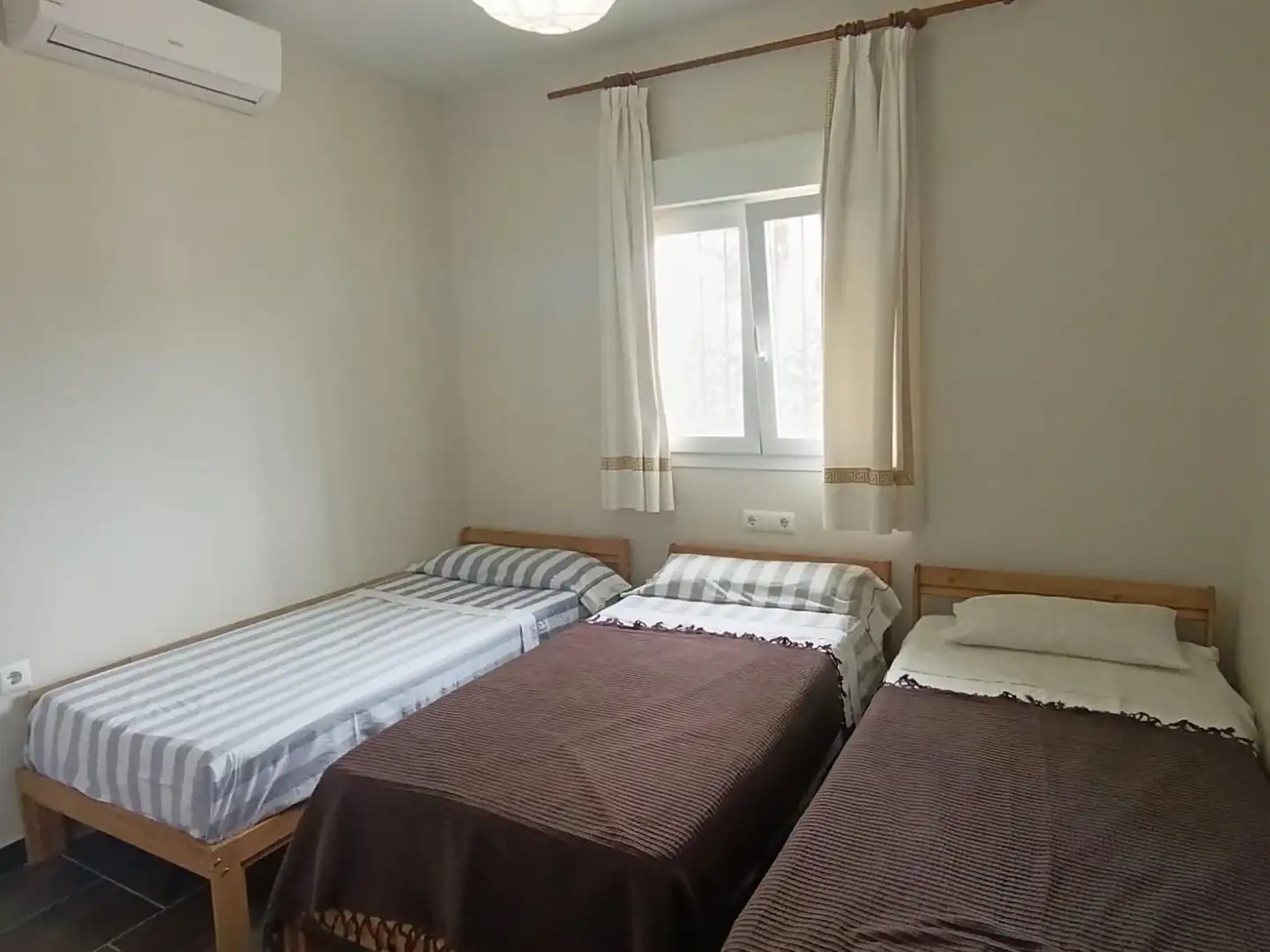 Bedroom of Houses for sale in Chiclana de la Frontera  with Air Conditioner, Private garden and Storage room