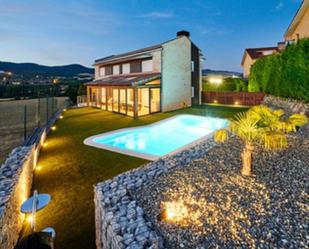 Jardí de Casa o xalet en venda en Egüés amb Aire condicionat, Terrassa i Piscina