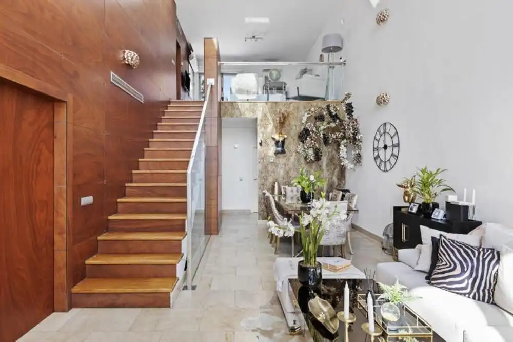Einfamilien-Reihenhaus zur Miete in Benahavís mit Klimaanlage, Privatgarten und Terrasse