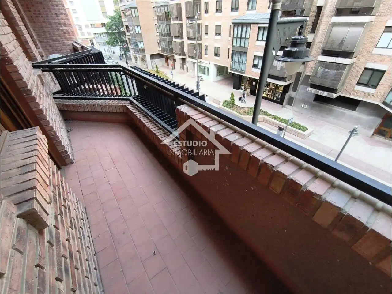 Piso con terraza en venta en Calle Belchite, imagen 3