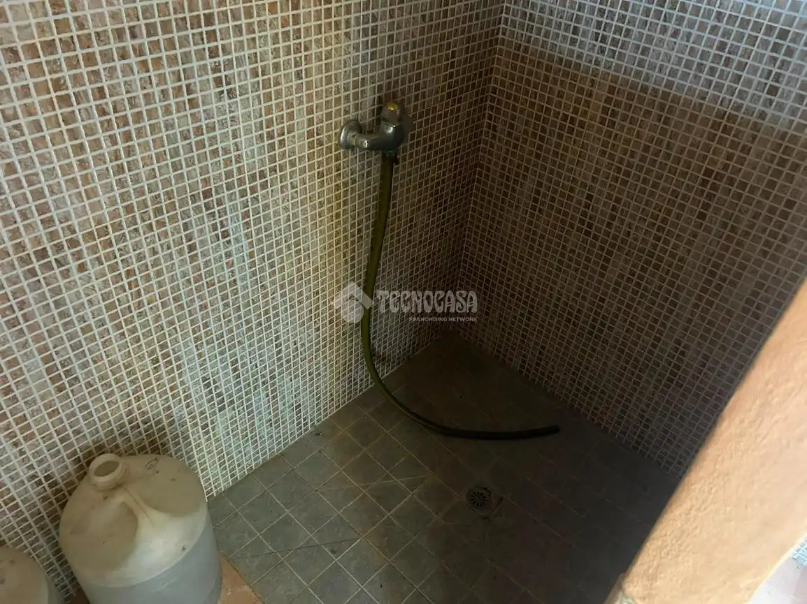 Baño de Finca rústica en venta en Arahal con Aire acondicionado, Parquet y Piscina