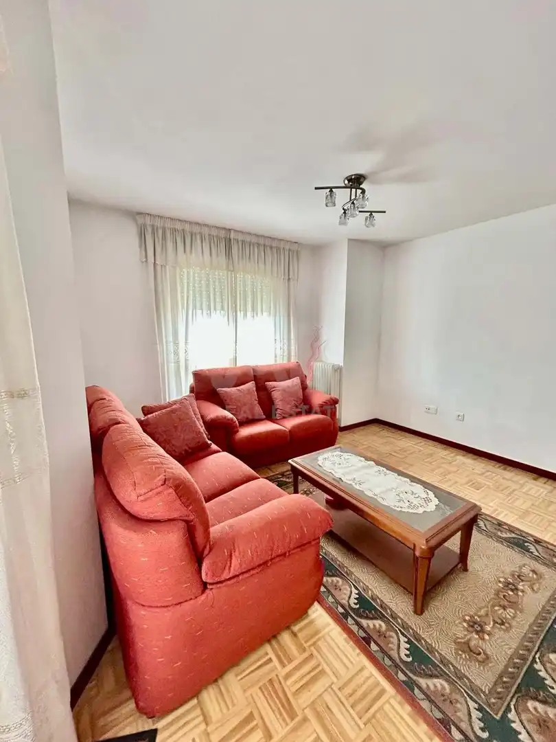 Sala de estar de Piso en venta en La Bañeza  con Calefacción