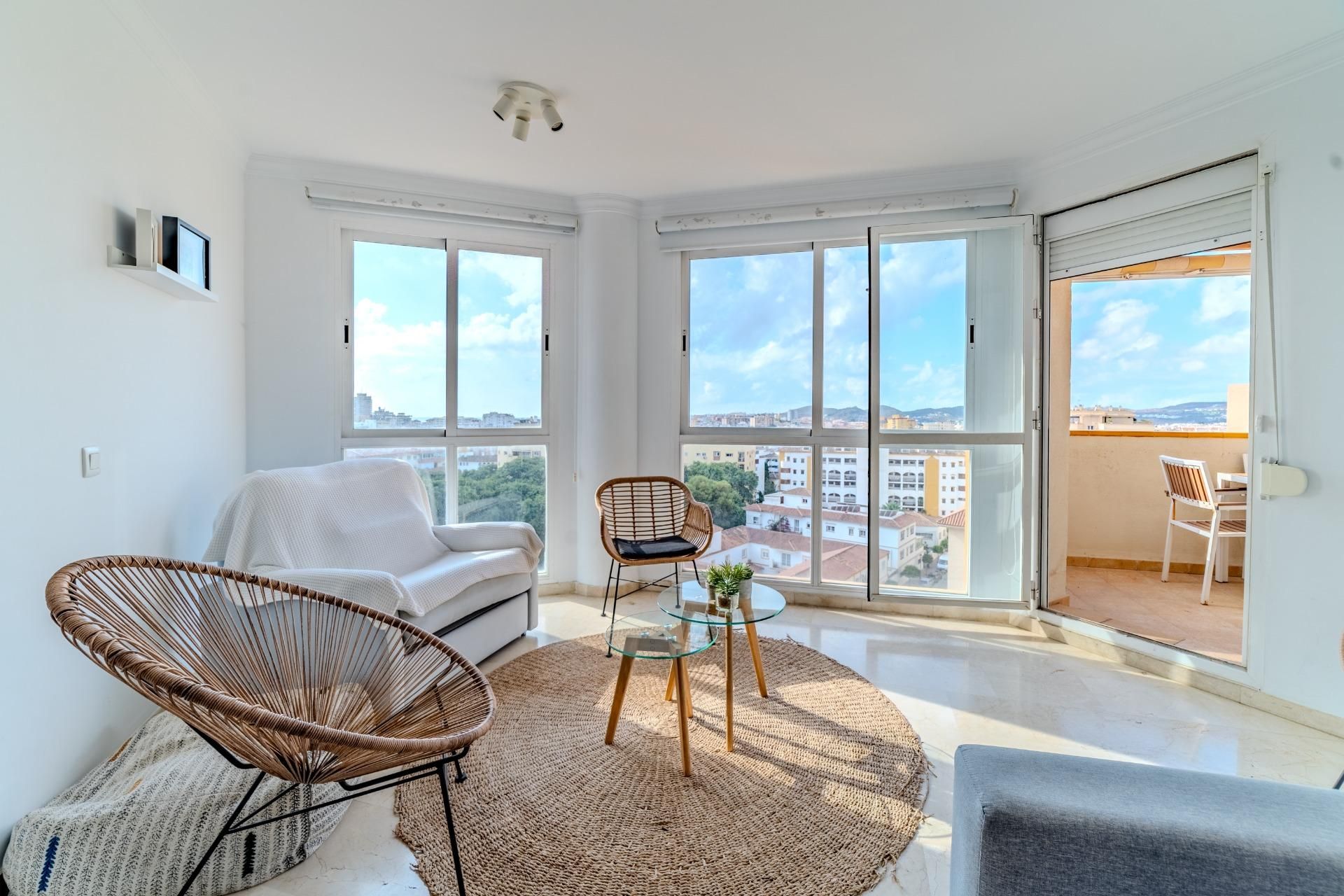 Living room of Attic for sale in Fuengirola  with Air Conditioner, Private garden and Terrace