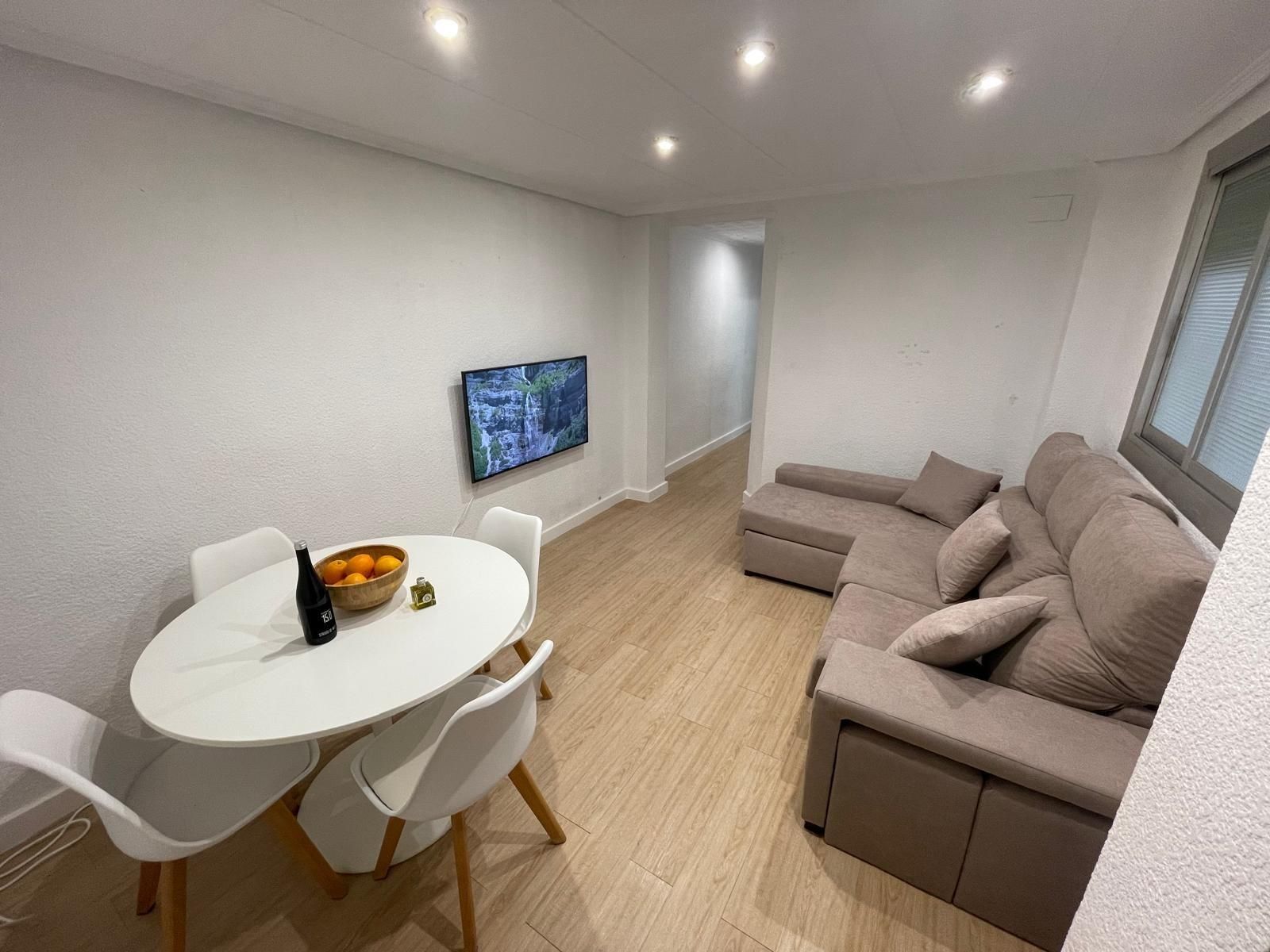 Flat to rent in  Valencia Capital  with Air Conditioner, Parquet flooring and Balcony