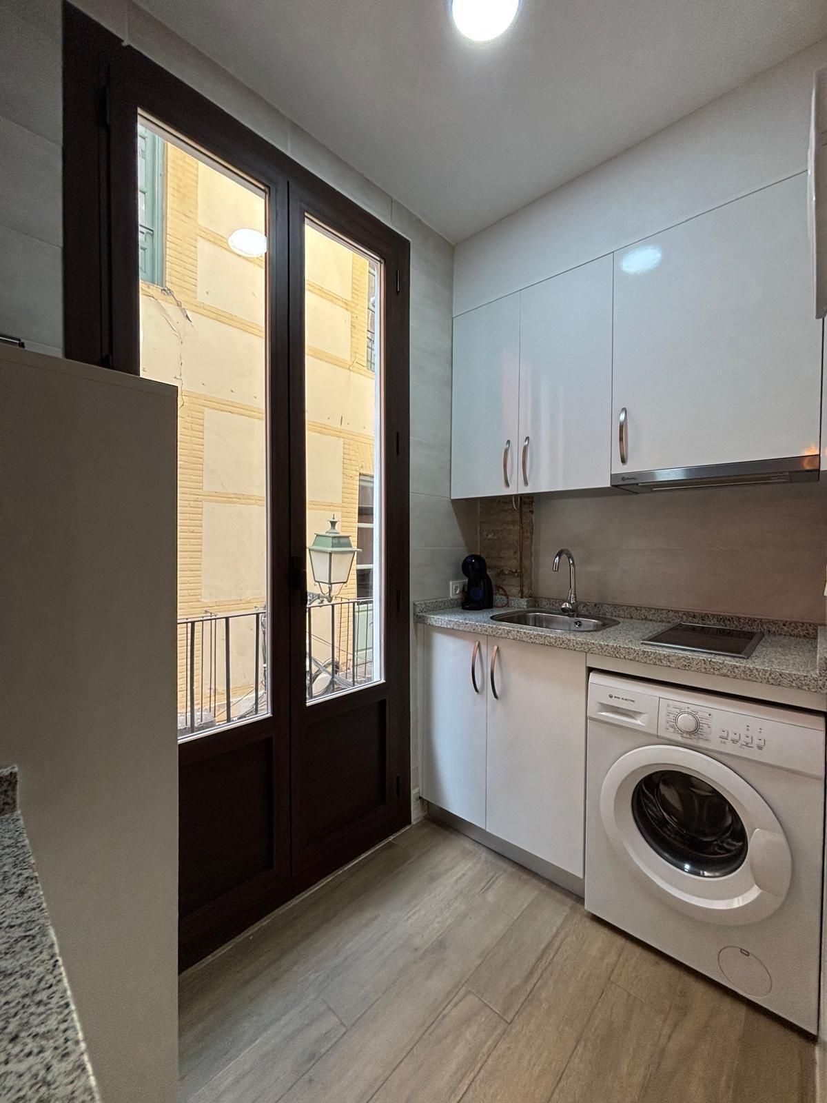 Cocina de Apartamento de alquiler en  Granada Capital con Aire acondicionado y Calefacción