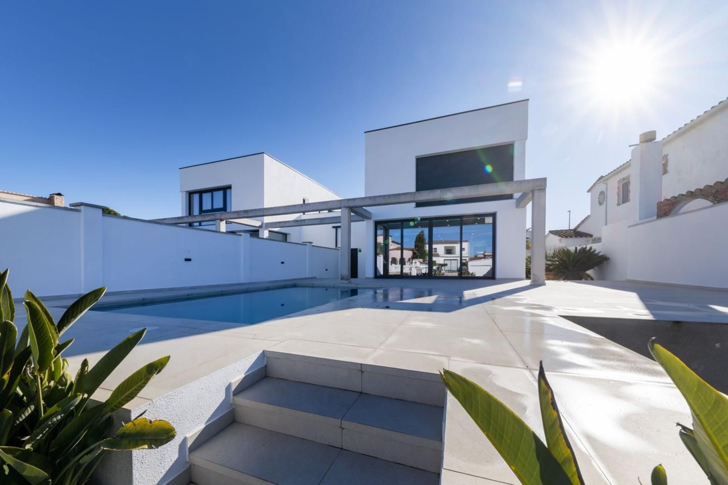 Exterior view of House or chalet for sale in Empuriabrava