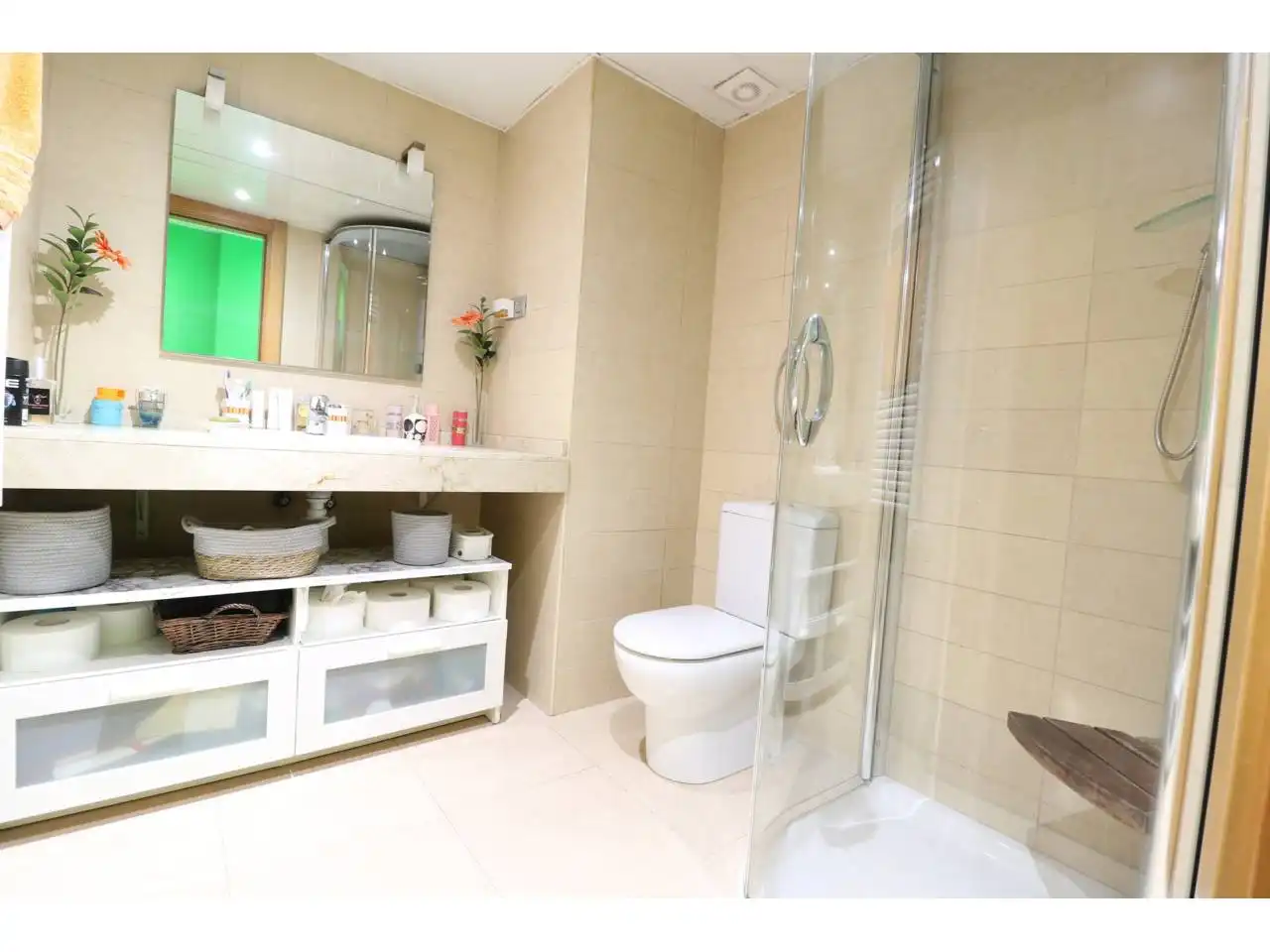 Badezimmer von Dachboden zum Verkauf in Montcada i Reixac mit Klimaanlage, Heizung und Parkett
