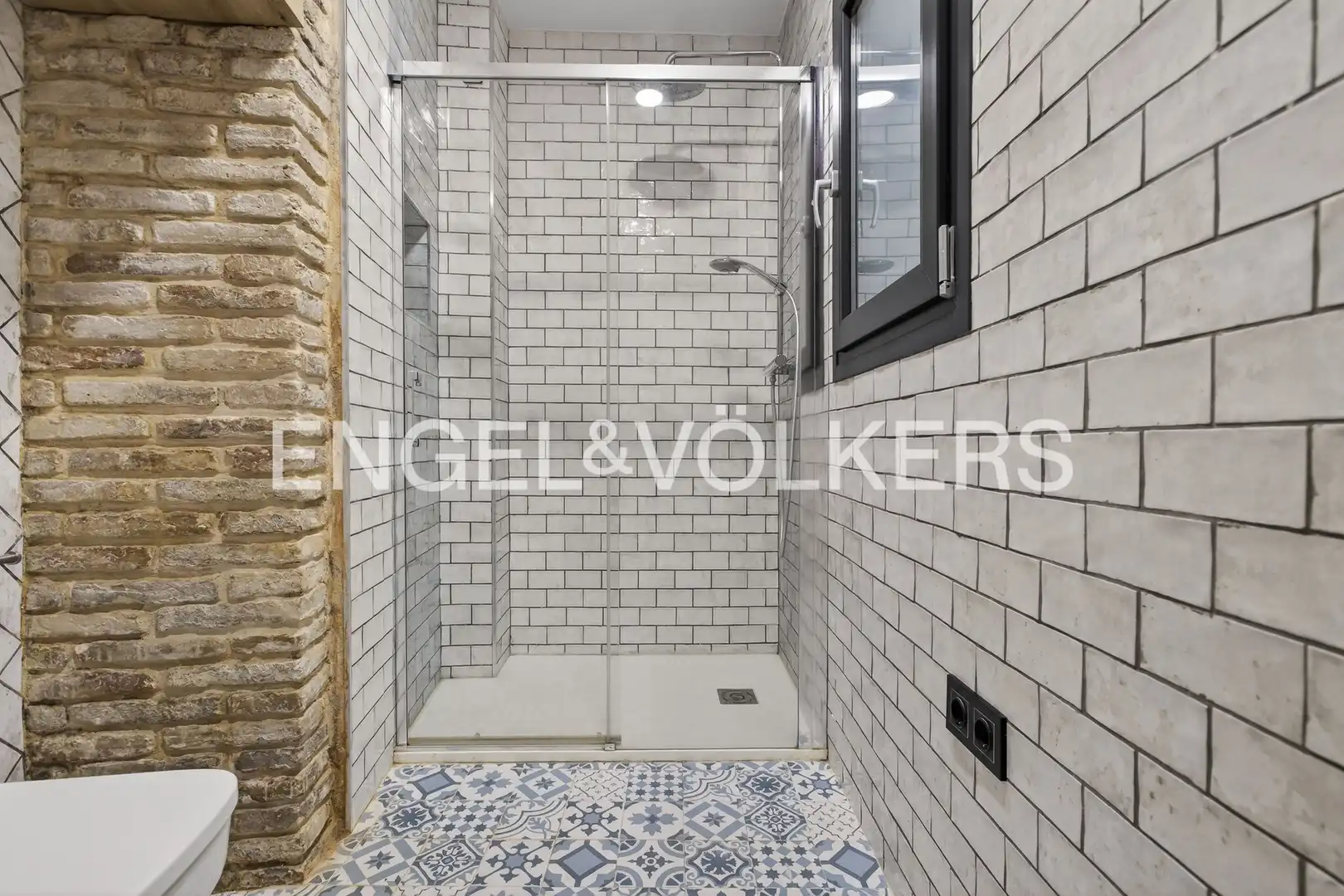Badezimmer von Wohnungen zur Miete in Sevilla mit Klimaanlage, Heizung und Möbliert