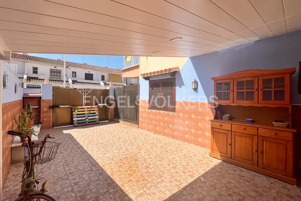 Terraza de Ático de alquiler en Sueca con Aire acondicionado, Calefacción y Jardín privado