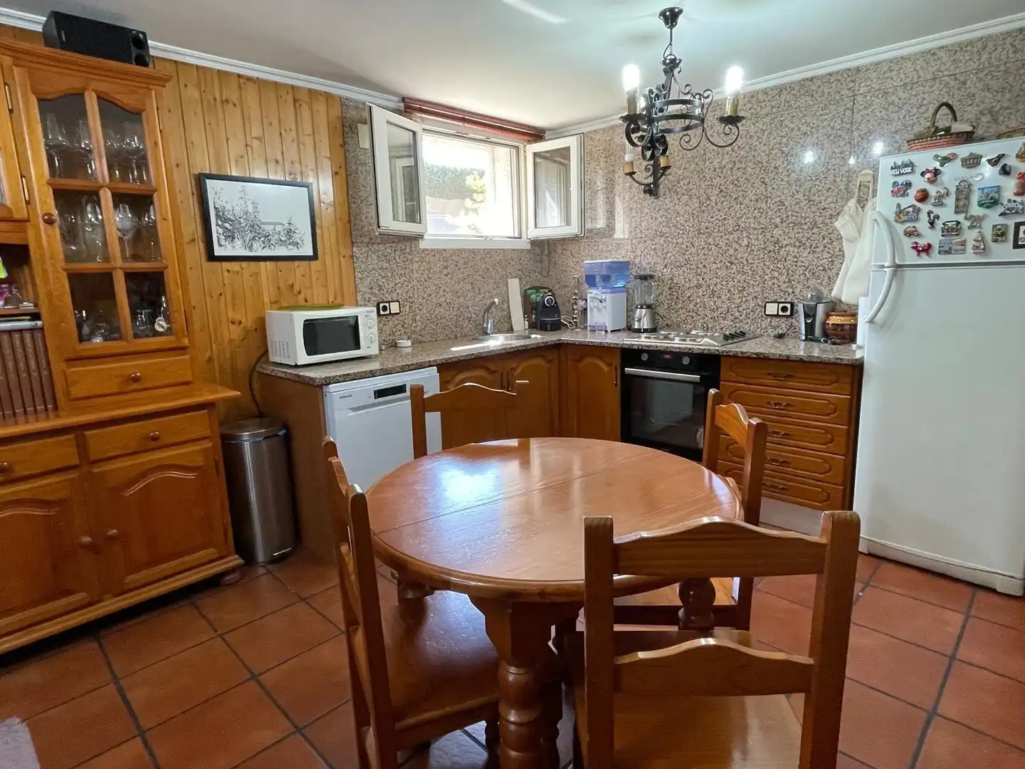 Cuina de Casa o xalet en venda en Camponaraya amb Calefacció i Jardí privat