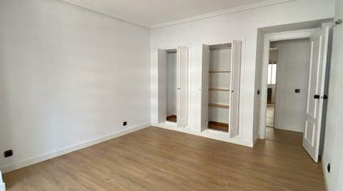 Foto 2 de Piso de alquiler en Longoria Carbajal, Salesas - Foncalada - Campoamor, Oviedo