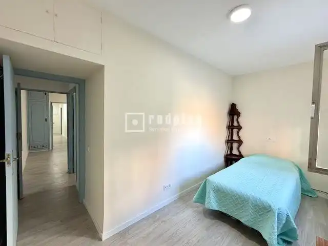 Habitación de Piso en venta en Madrid con Calefacción y Terraza