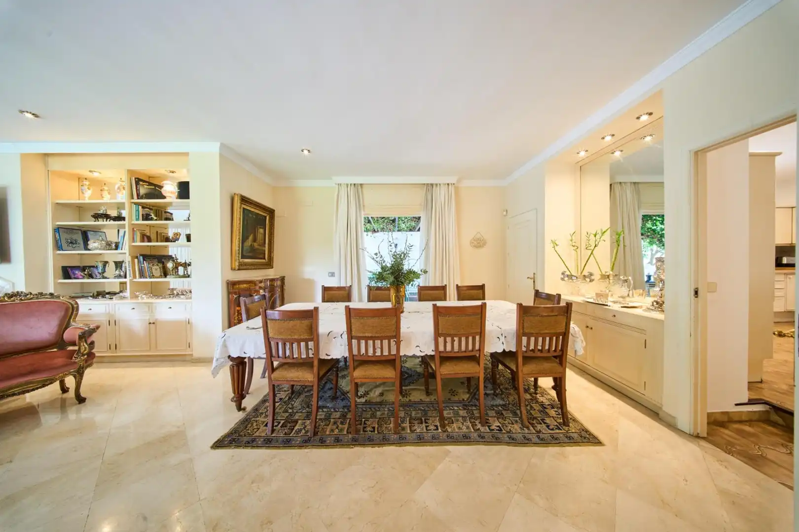 Comedor de Casa o chalet en venta en Marbella con Aire acondicionado, Calefacción y Jardín privado