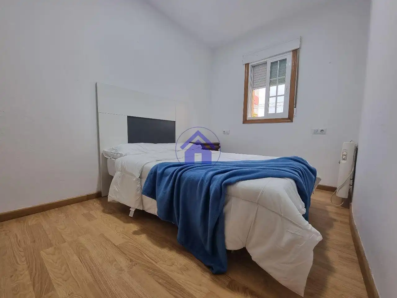 Habitación de Apartamento de alquiler en Vigo  con Calefacción y Amueblado