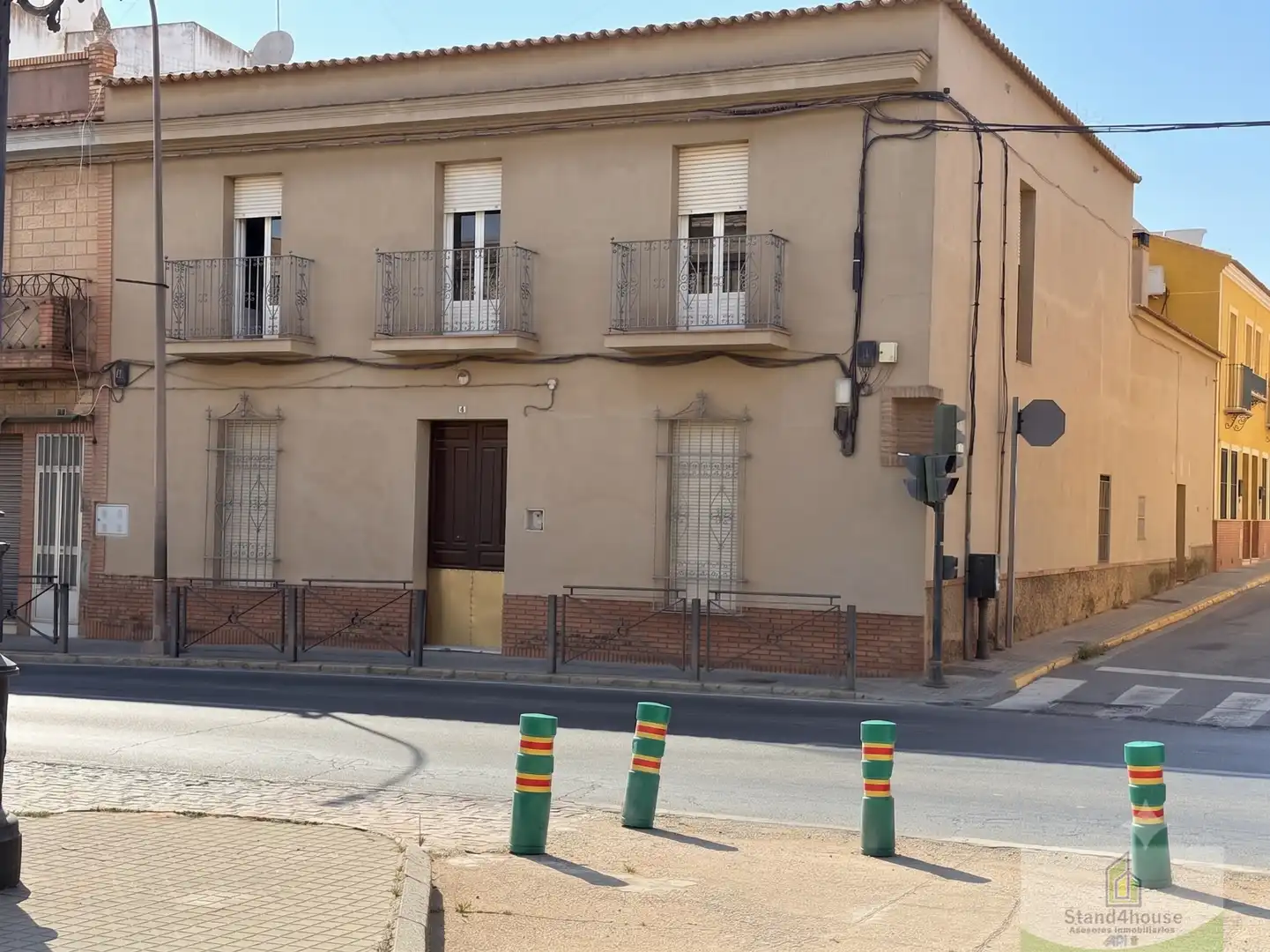 Vista exterior de Casa adosada en venda en Niebla amb Calefacció, Terrassa i Traster