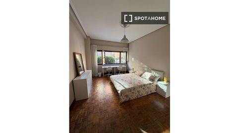 Foto 2 de Piso de alquiler en San Pedro de Deusto - La Ribera, Bilbao