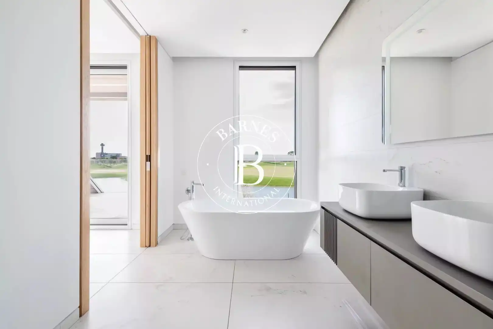 Bathroom of Flat for rent in Pozuelo de Alarcón  with Air Conditioner, Heating and Terrace