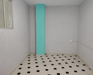 Premises to rent in Llíria  with Air Conditioner