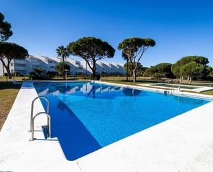 Piscina de Apartament de lloguer en Chiclana de la Frontera amb Aire condicionat, Calefacció i Terrassa