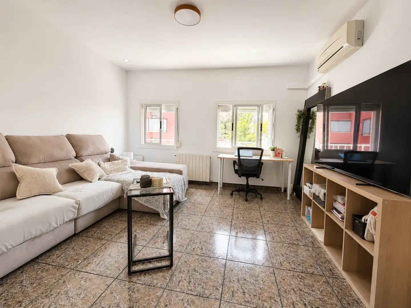 Sala d'estar de Pis en venda en Badalona amb Aire condicionat, Calefacció i Moblat