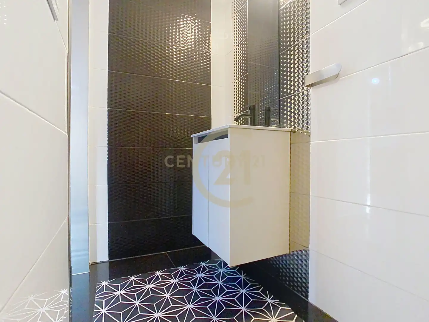 Baño de Apartamento en venta en Álora con Aire acondicionado, Alarma y Piscina comunitaria