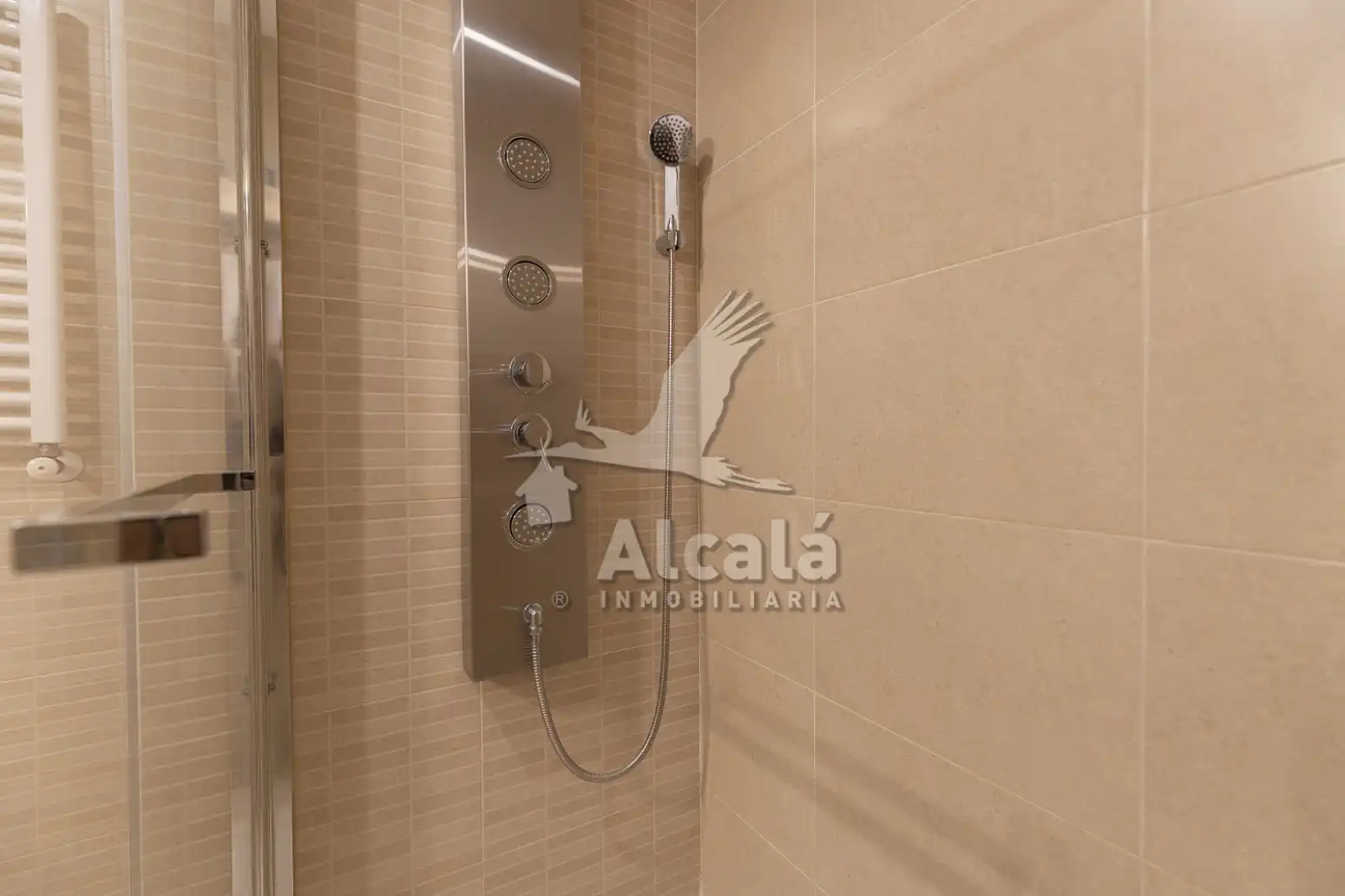 Badezimmer von Wohnung zum Verkauf in Alcalá de Henares mit Klimaanlage, Heizung und Terrasse