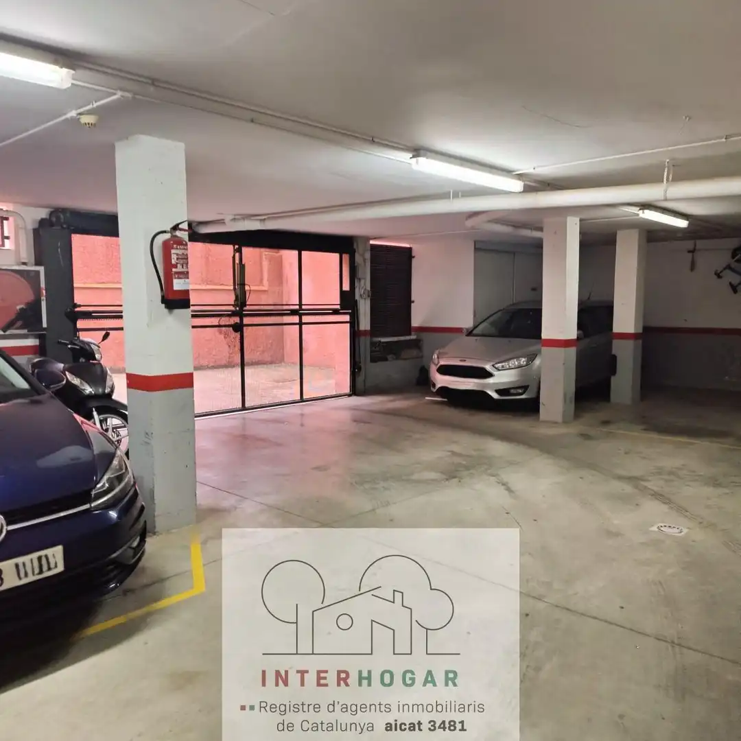 Parking de Ático en venta en Cerdanyola del Vallès con Aire acondicionado, Calefacción y Parquet