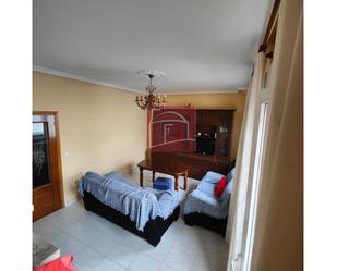 Sala d'estar de Dúplex en venda en Villanueva de la Serena amb Aire condicionat, Terrassa i Balcó