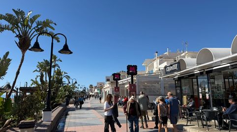 Foto 2 de Casa adosada en venta en Calle Chiriva, La Carihuela - Los Nidos, Torremolinos