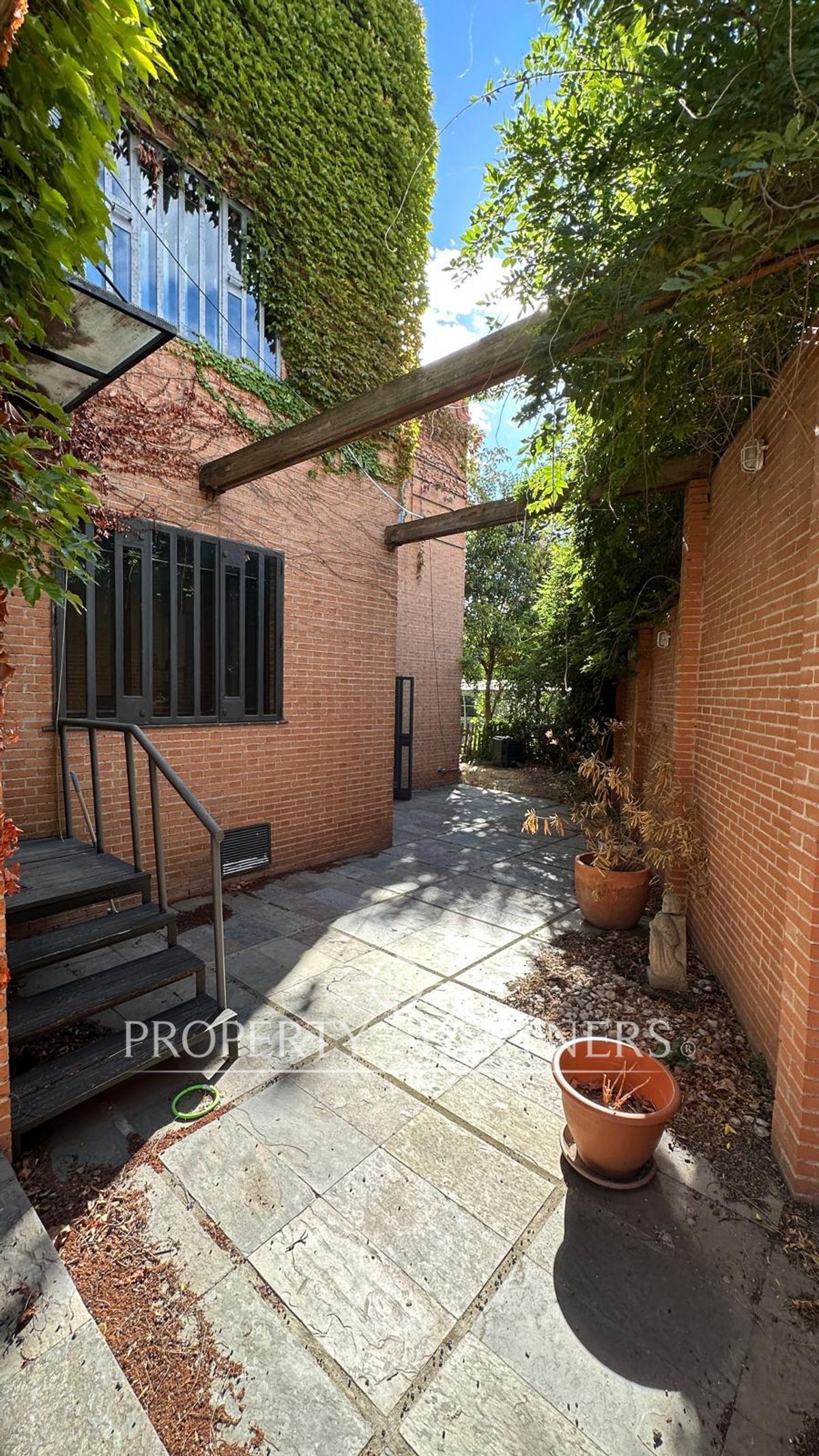 Jardí de Casa adosada en venda en  Madrid Capital amb Jardí privat