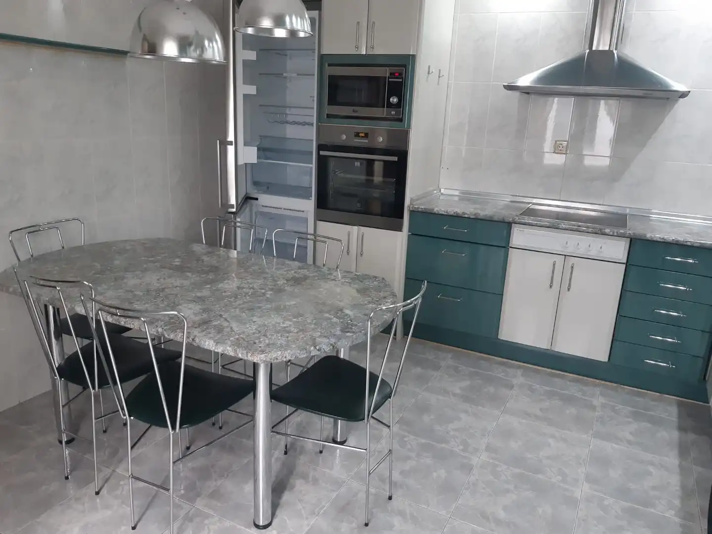 Kitchen of Flat for rent in Salamanca  with Heating, Parquet flooring and Furnished