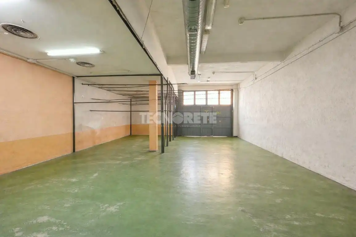 Local en venda en Madrid amb Calefacció, Parquet i Alarma