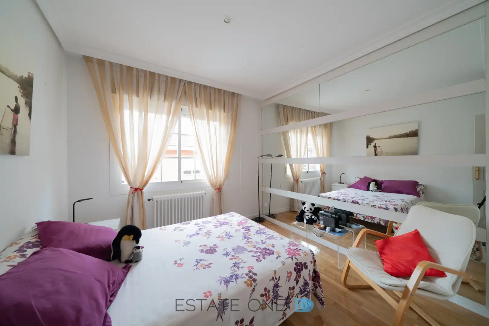 Habitación de Casa adosada en venta en Madrid con Aire acondicionado, Calefacción y Jardín privado