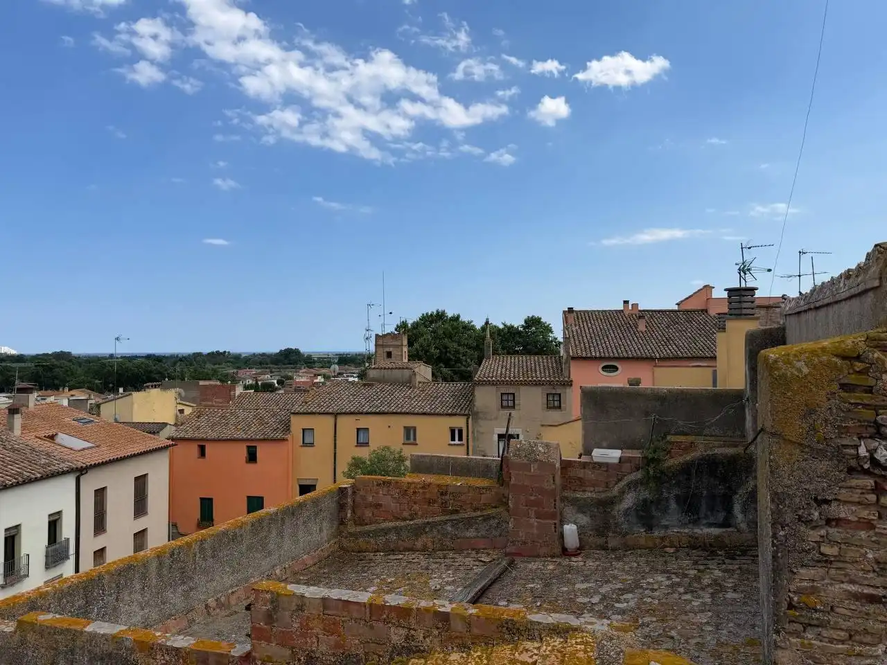 Vista exterior de Edifici en venda en Castelló d'Empúries