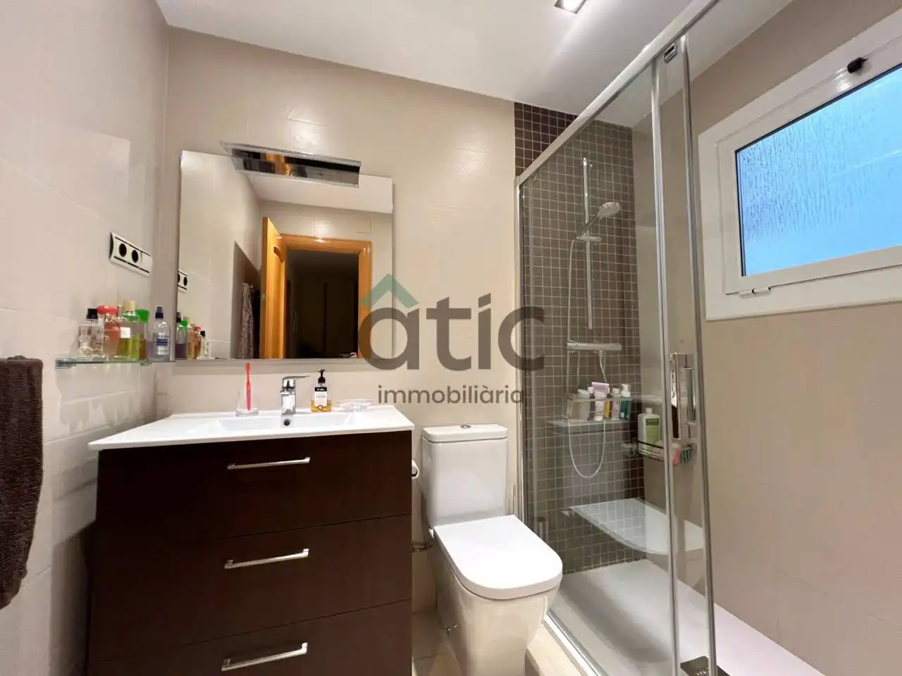 Bathroom of Flat for sale in Plaça Catalunya
