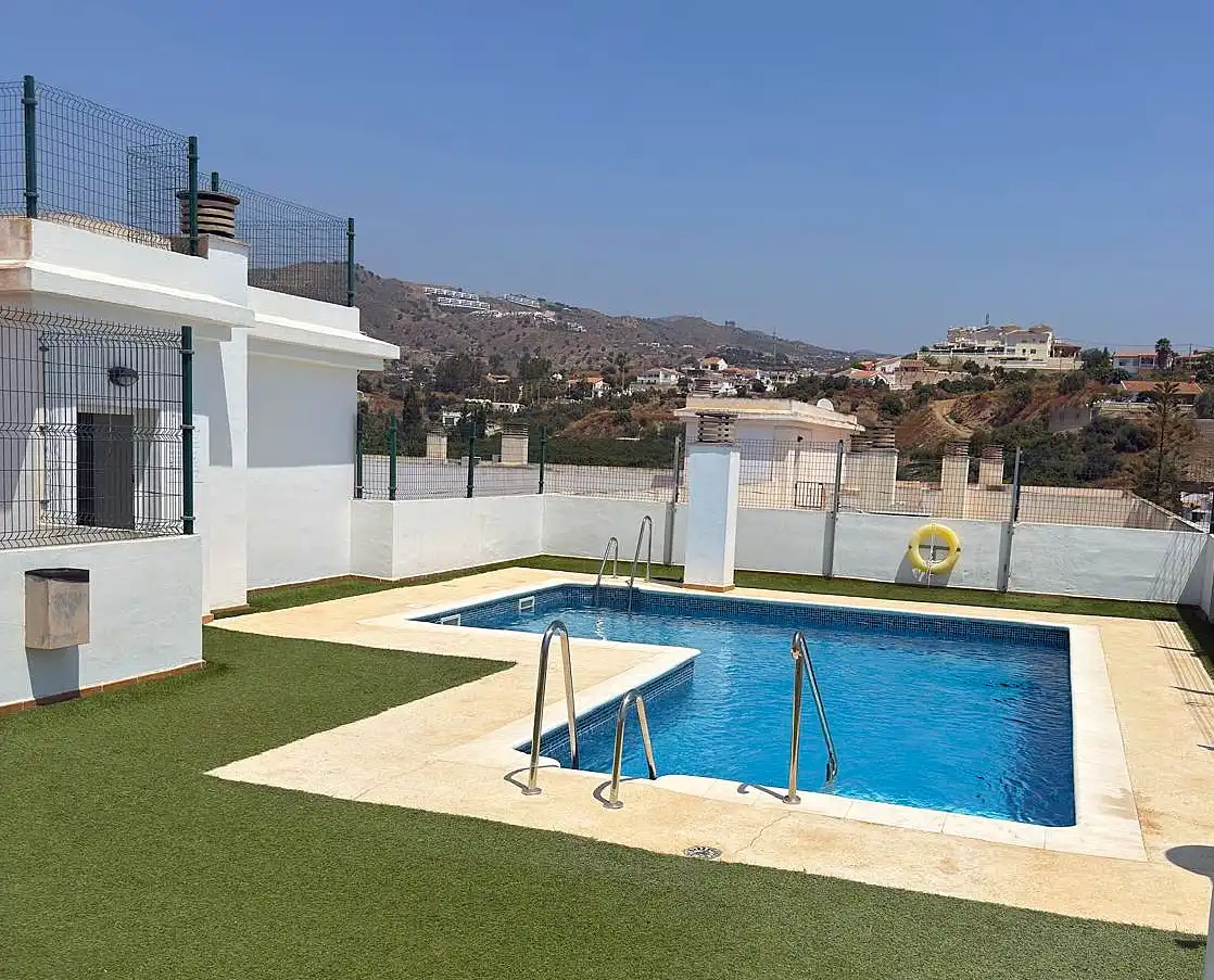 Swimming pool of Flat for sale in Rincón de la Victoria  with Air Conditioner, Parquet flooring and Terrace