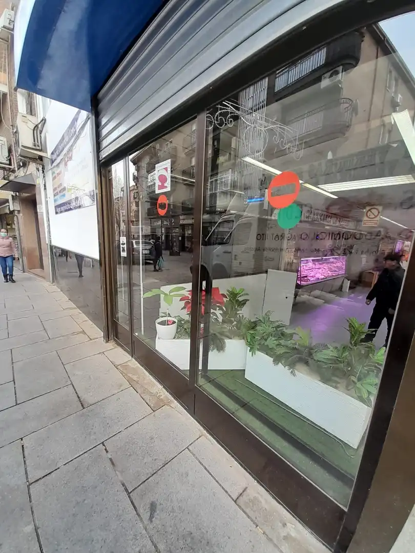 Local comercial en venda a Centro, imagen 2