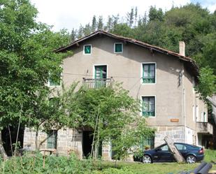 Außenansicht von Country house zum verkauf in Zizurkil mit Terrasse und Balkon