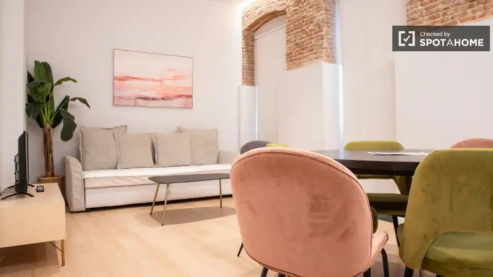 Appartamento con balcone in affitto a Centro, imagen 2
