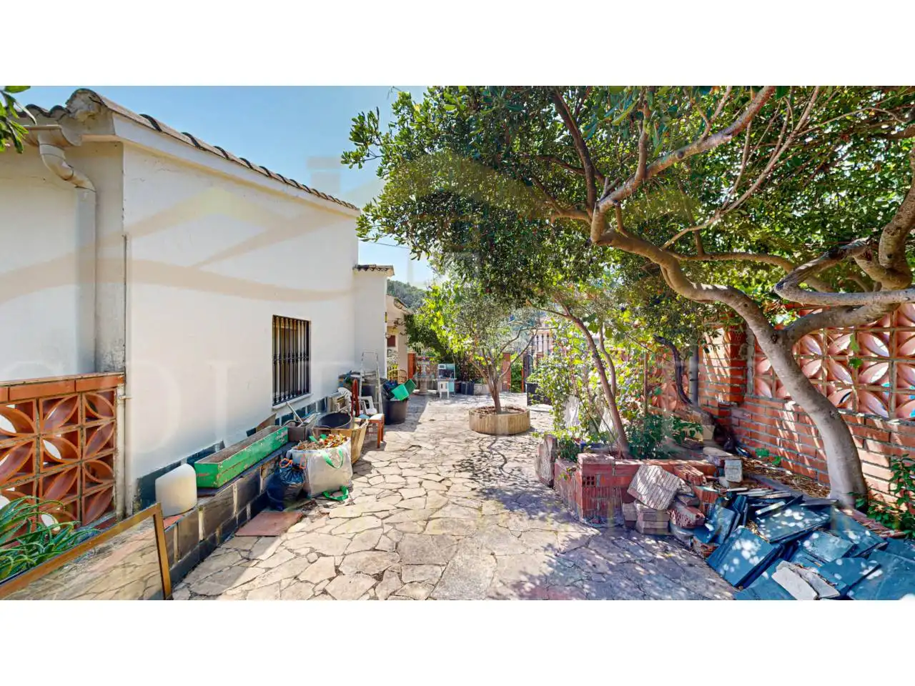 Vista exterior de Casa o xalet en venda en Corbera de Llobregat amb Calefacció, Jardí privat i Terrassa