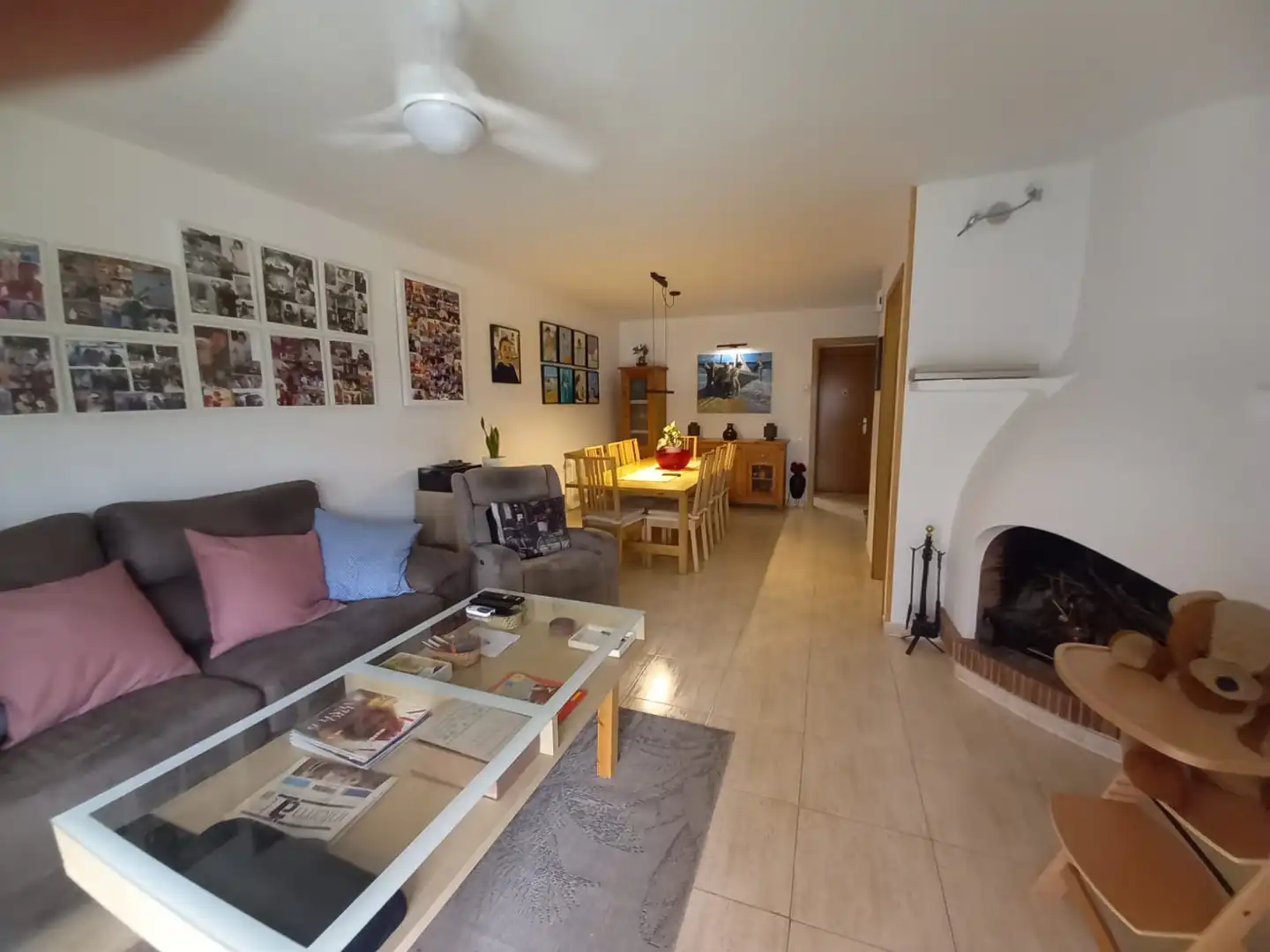 Sala de estar de Casa adosada en venta en Lliçà d'Amunt con Calefacción, Jardín privado y Amueblado