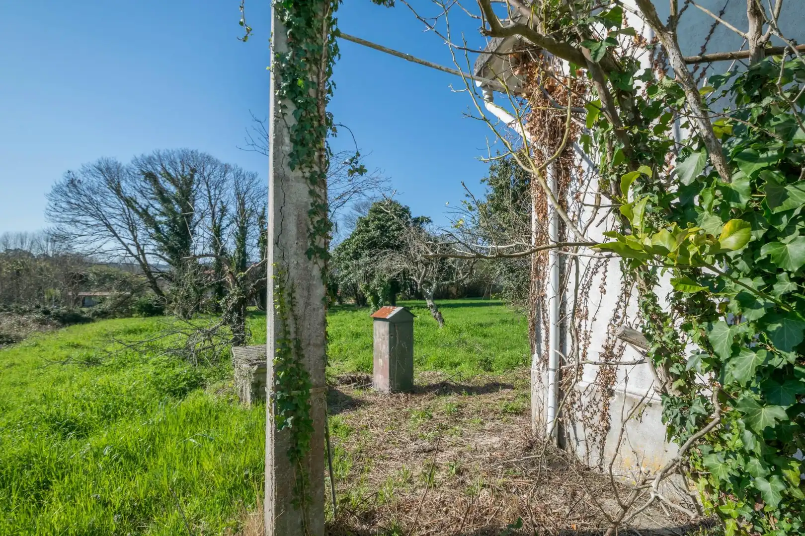 Casa o xalet en venda en Cambre  amb Jardí privat
