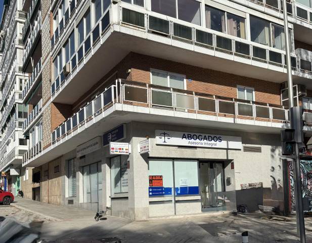 Local comercial en Alquiler en De Añastro en Apóstol Santiago