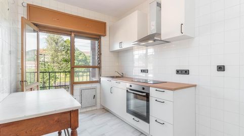 Foto 2 de Piso en venta en Calle de Servando Sánchez Cabricano, 81, Riaño - Los Barros, Langreo