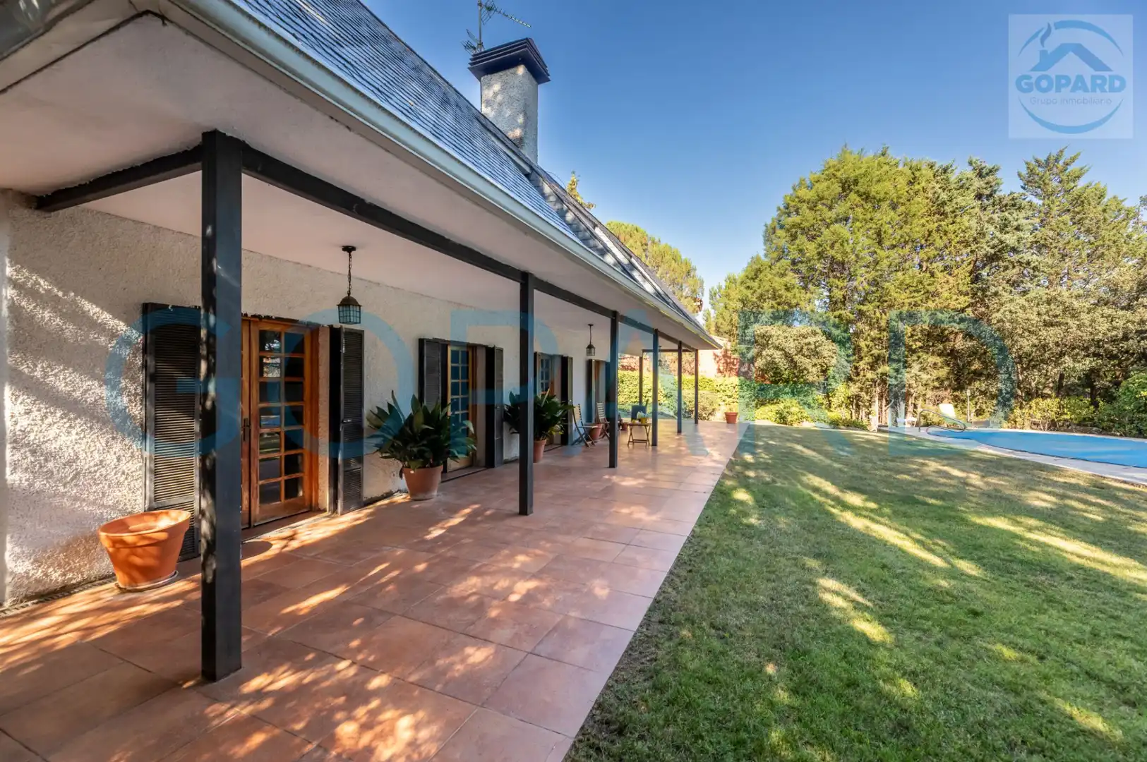 Vista exterior de Casa o xalet en venda en Alpedrete amb Calefacció, Jardí privat i Parquet
