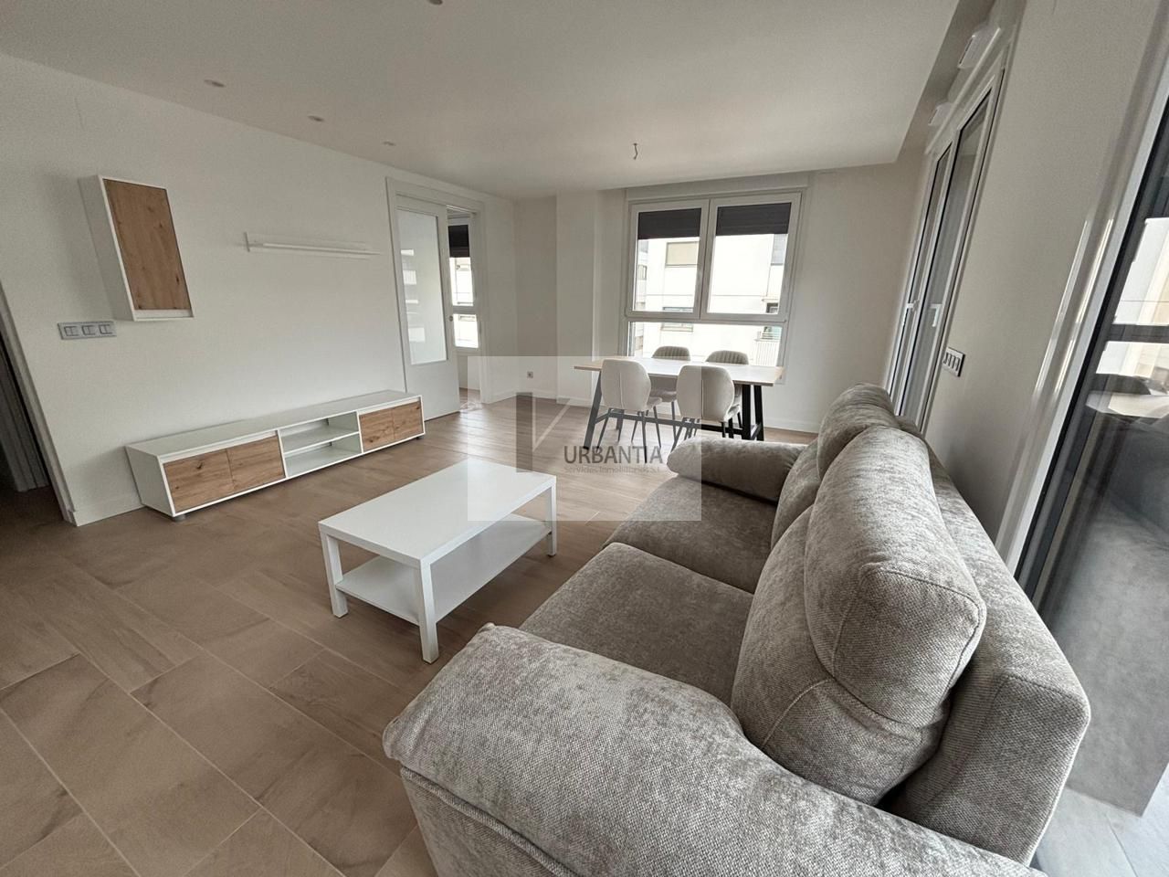 Sala d'estar de Àtic de lloguer en  Pamplona / Iruña amb Calefacció, Terrassa i Traster