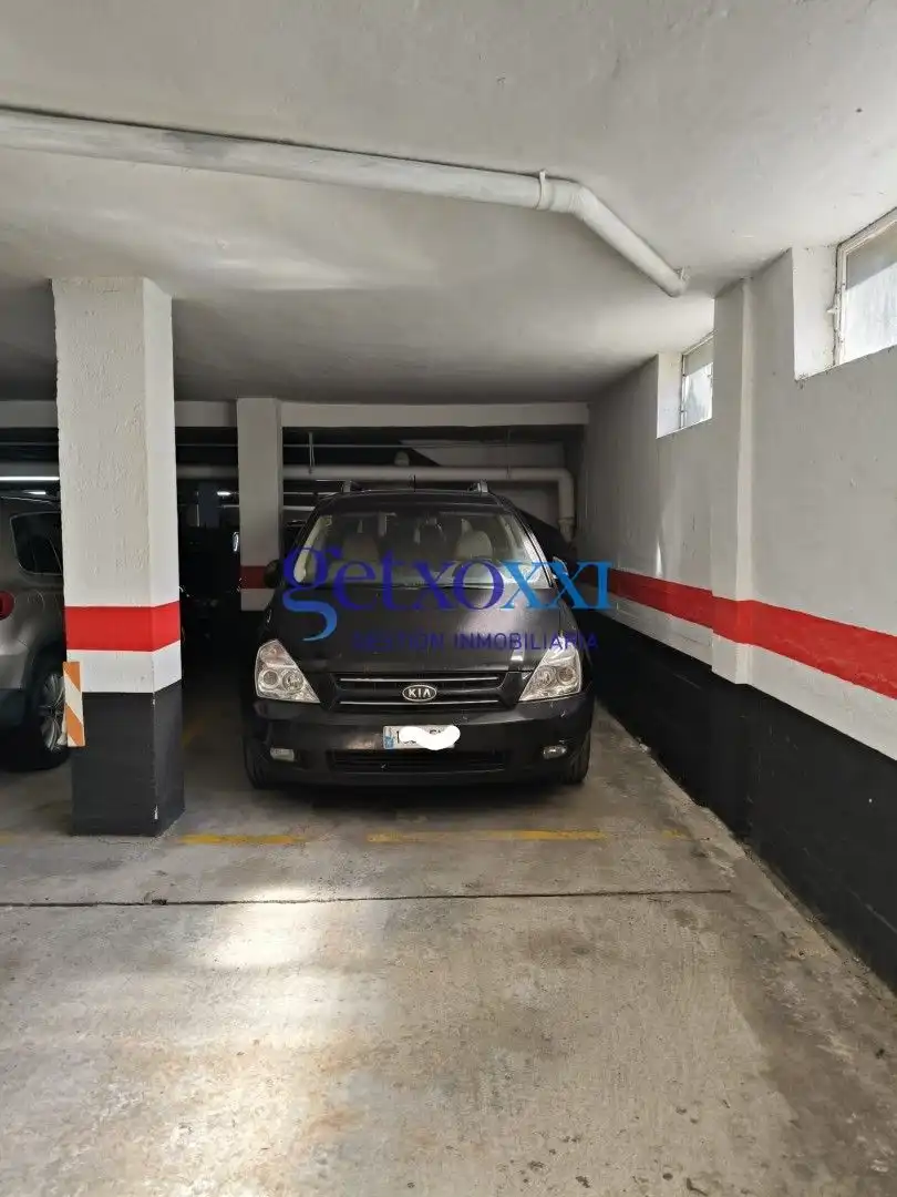 Parking de Piso en venta en Getxo  con Calefacción y Trastero