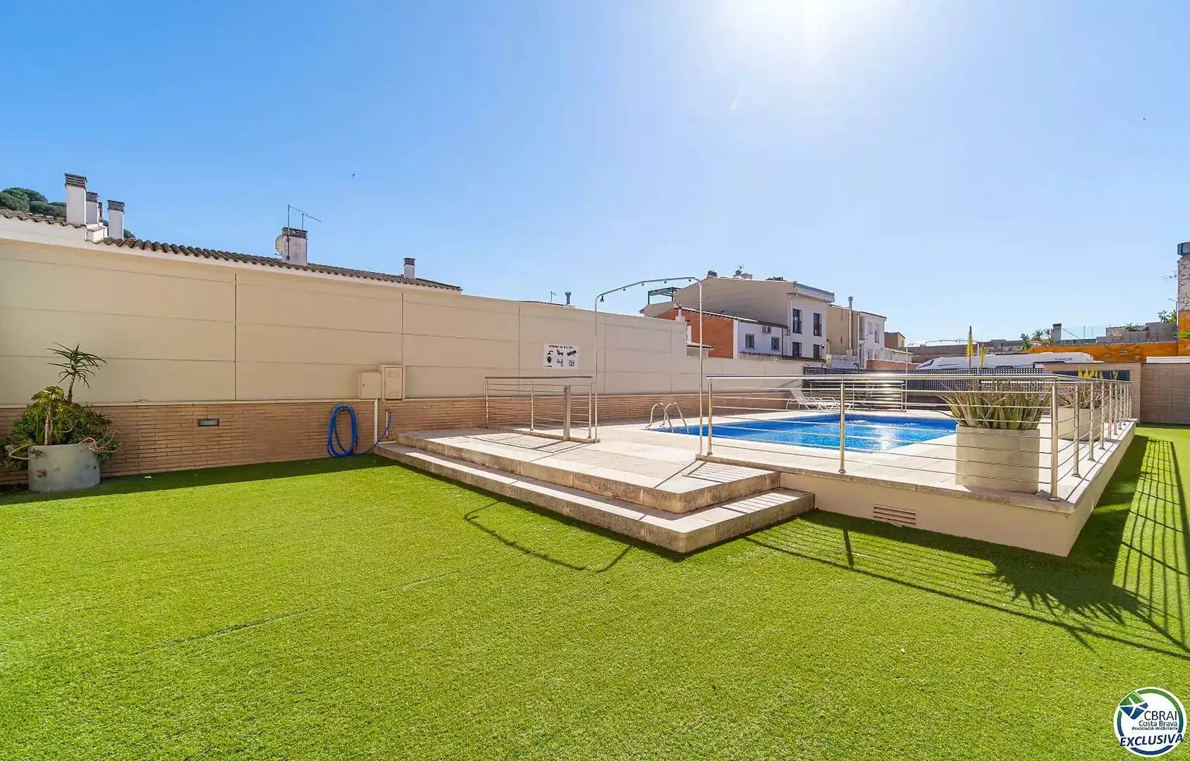 Piscina de Apartament en venda en Roses amb Aire condicionat, Calefacció i Terrassa